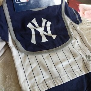 New New York Yankees MLB kids 3-piece creeper set 3-6M